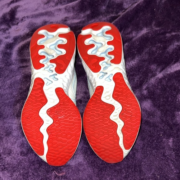 Nike Women's Renew Run Graffiti Print Running Shoe Training CW5633-100 size 7 - Picture 7 of 7